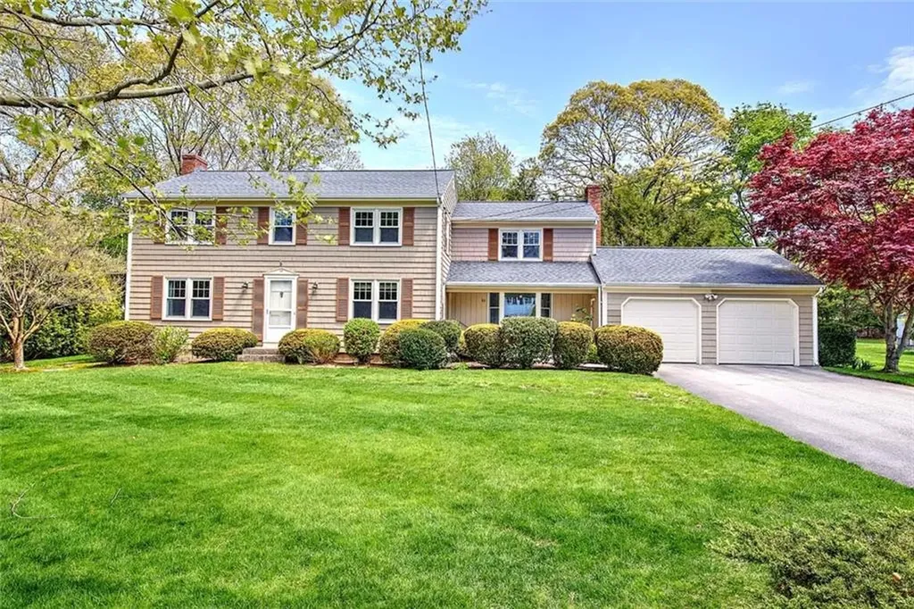 11 Henry Drive Barrington RI 02806