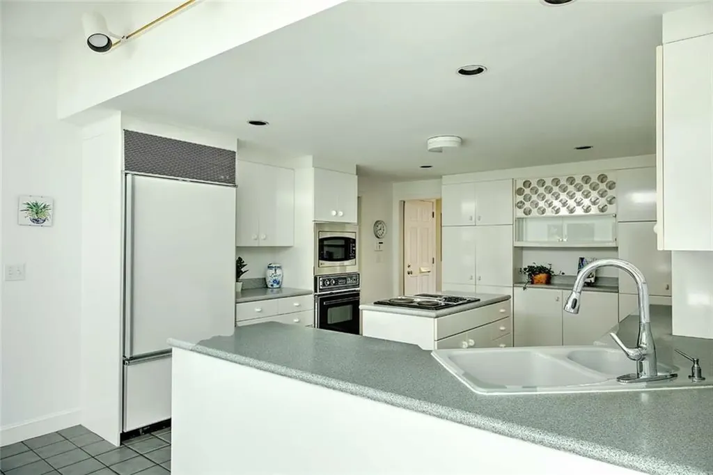 11 Henry Drive Barrington RI 02806