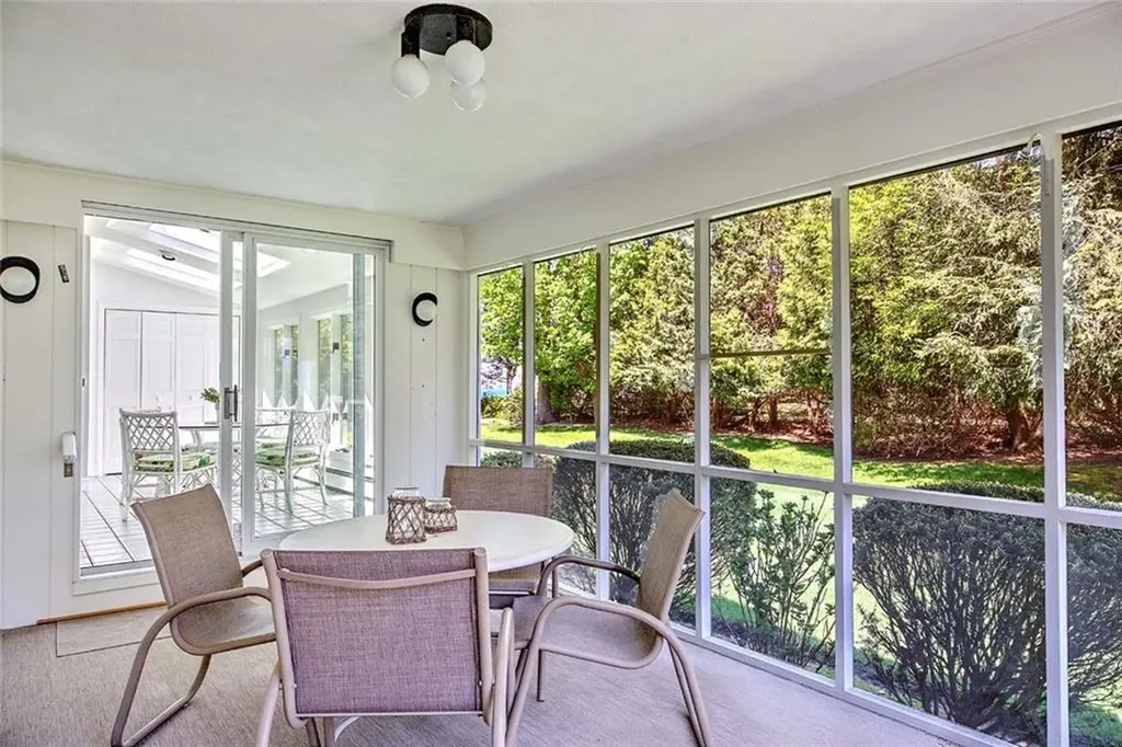 11 Henry Drive Barrington RI 02806