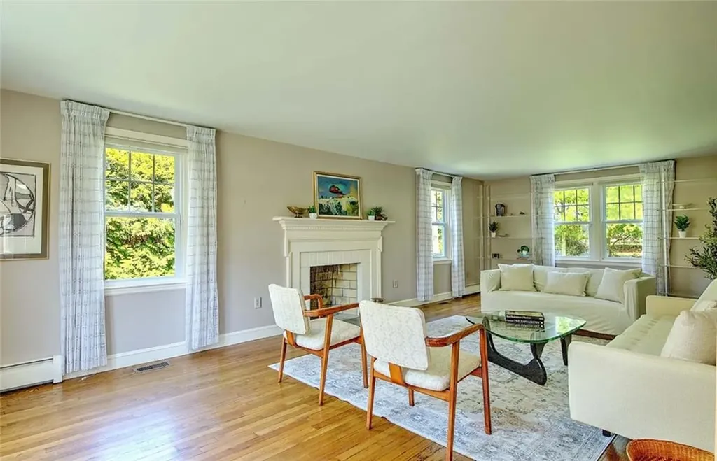11 Henry Drive Barrington RI 02806