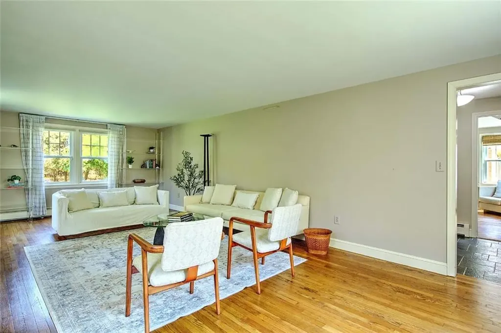 11 Henry Drive Barrington RI 02806