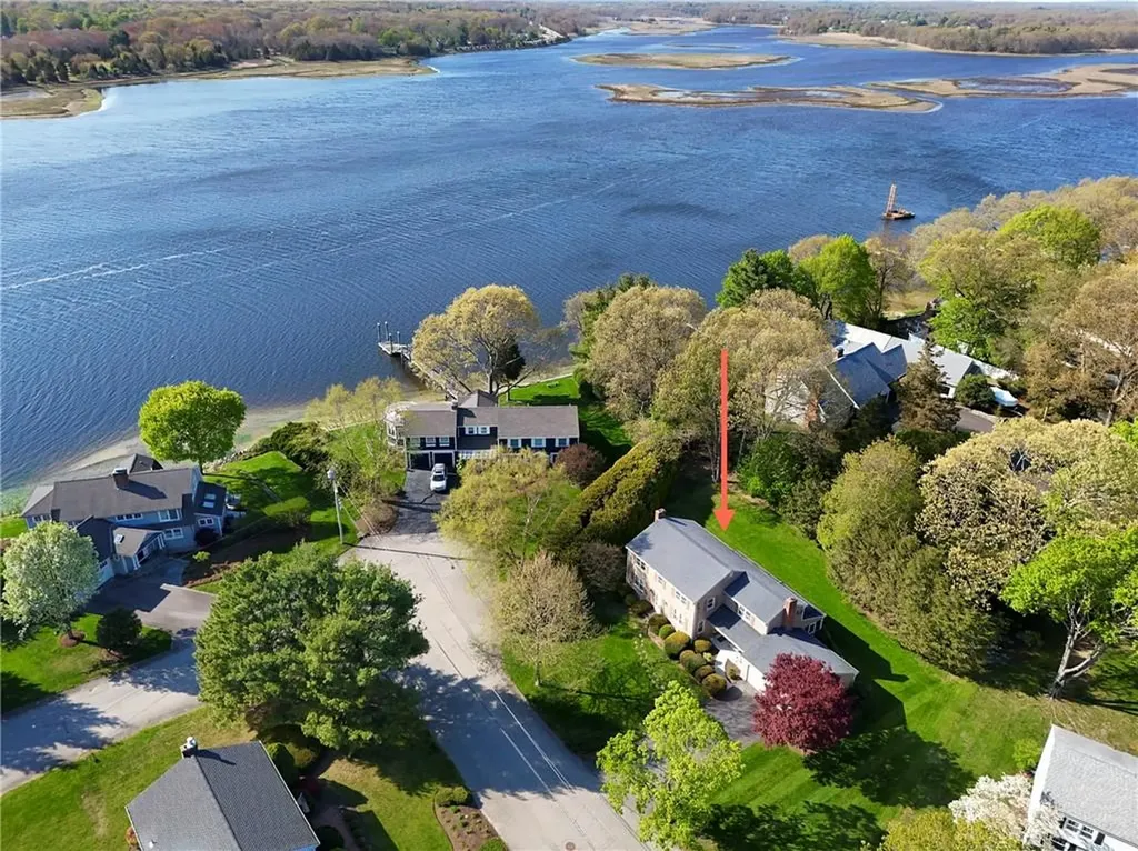 11 Henry Drive Barrington RI 02806