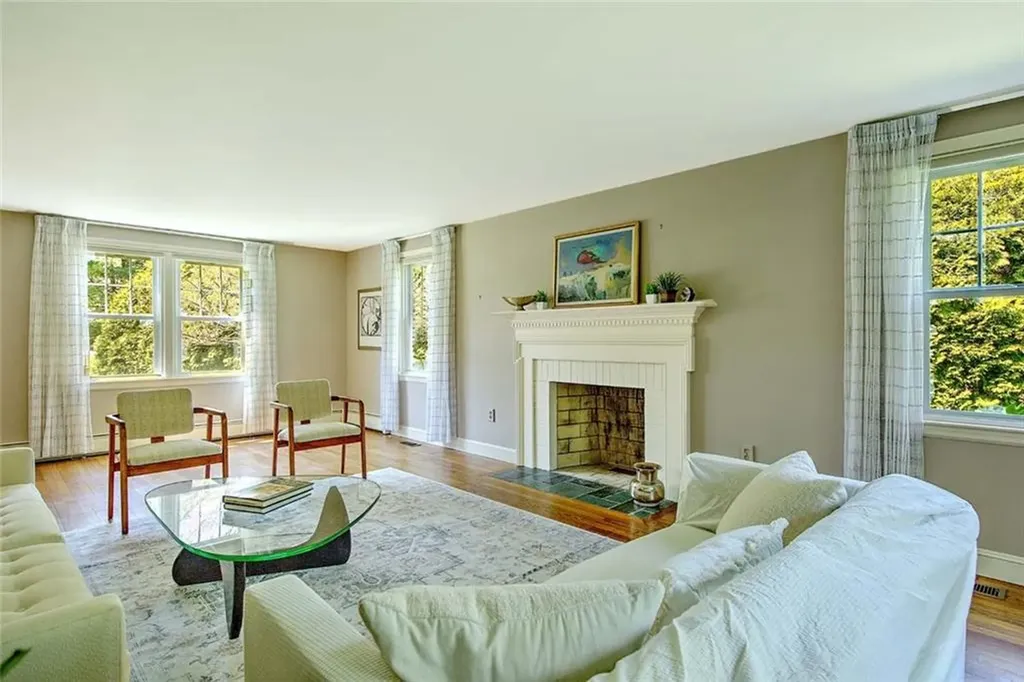 11 Henry Drive Barrington RI 02806