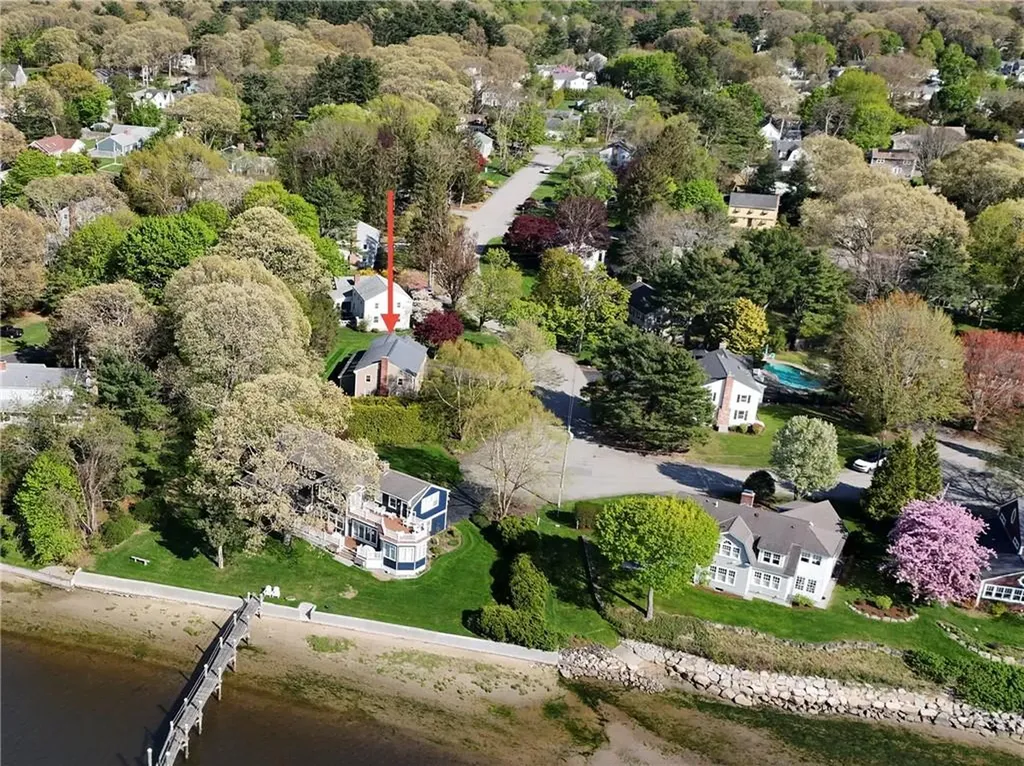 11 Henry Drive Barrington RI 02806