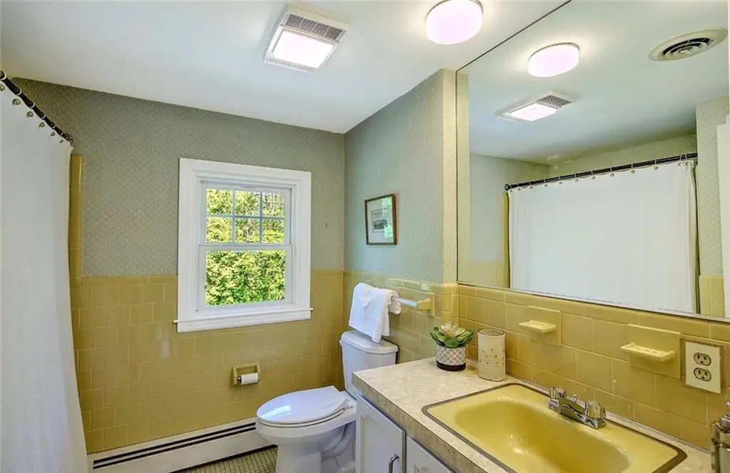 11 Henry Drive Barrington RI 02806