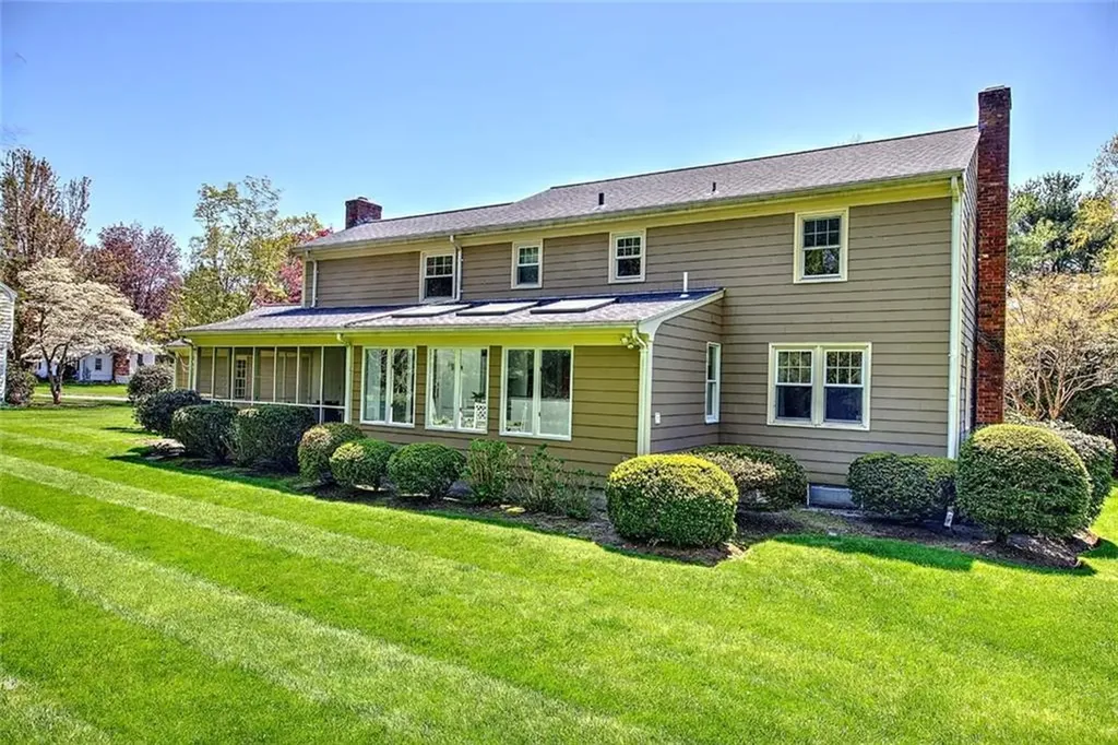 11 Henry Drive Barrington RI 02806