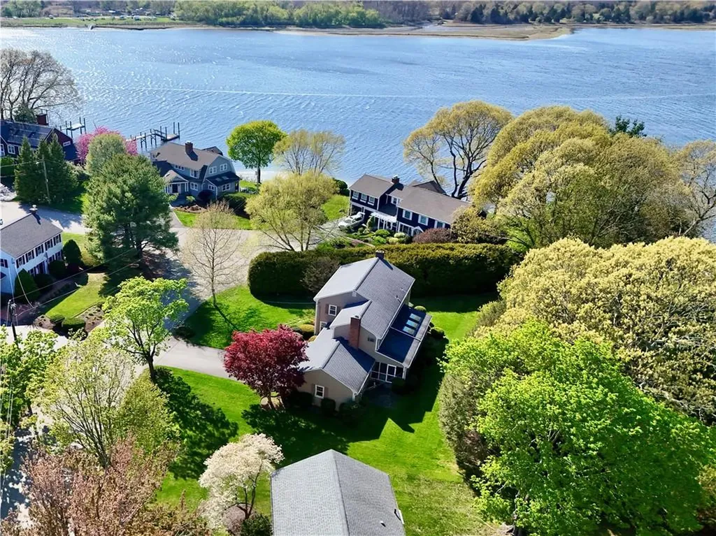 11 Henry Drive Barrington RI 02806