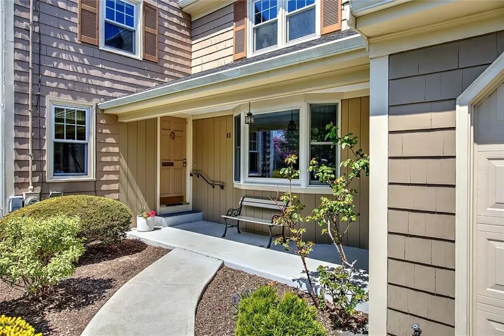 11 Henry Drive Barrington RI 02806