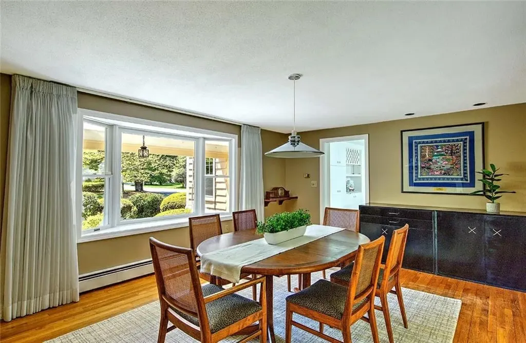 11 Henry Drive Barrington RI 02806