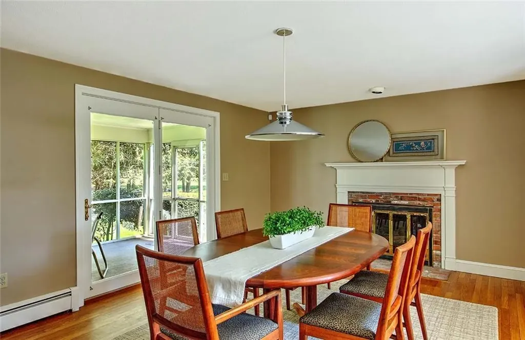 11 Henry Drive Barrington RI 02806