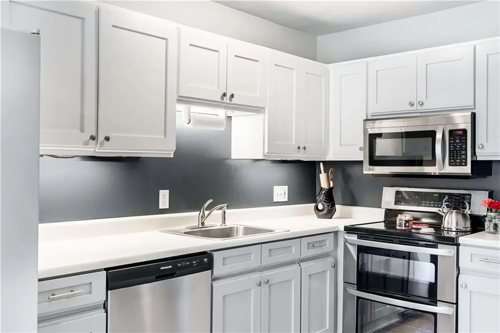 10 Burleigh Street Providence RI 02904