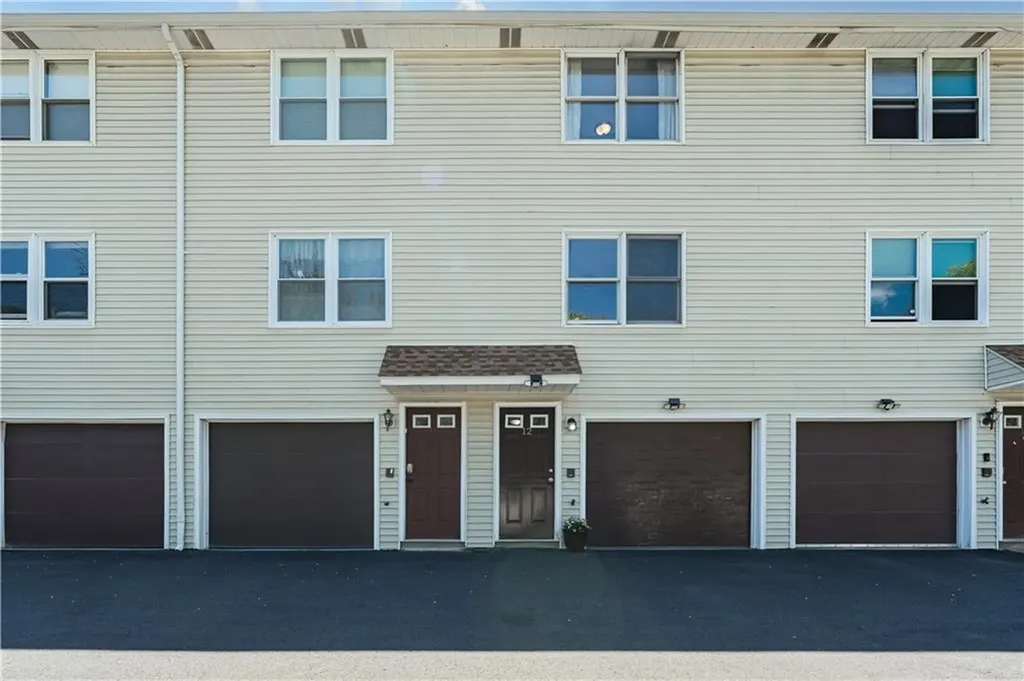 10 Burleigh Street Providence RI 02904