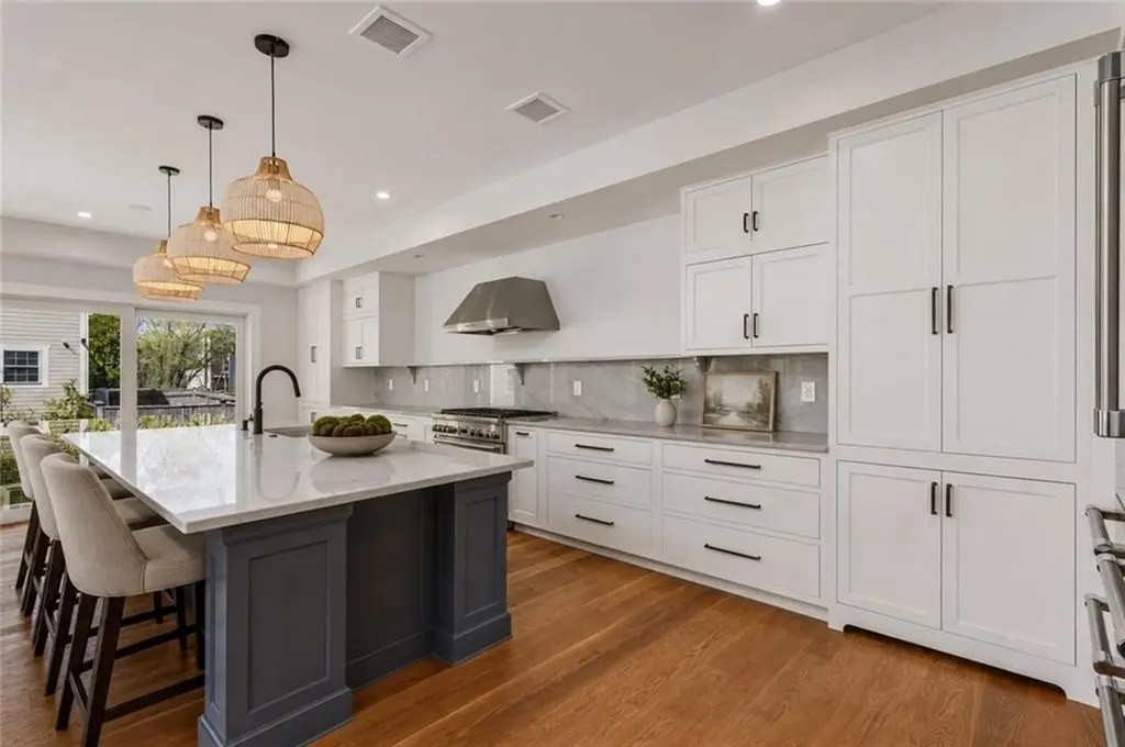 6 Sharon Court Newport RI 02840