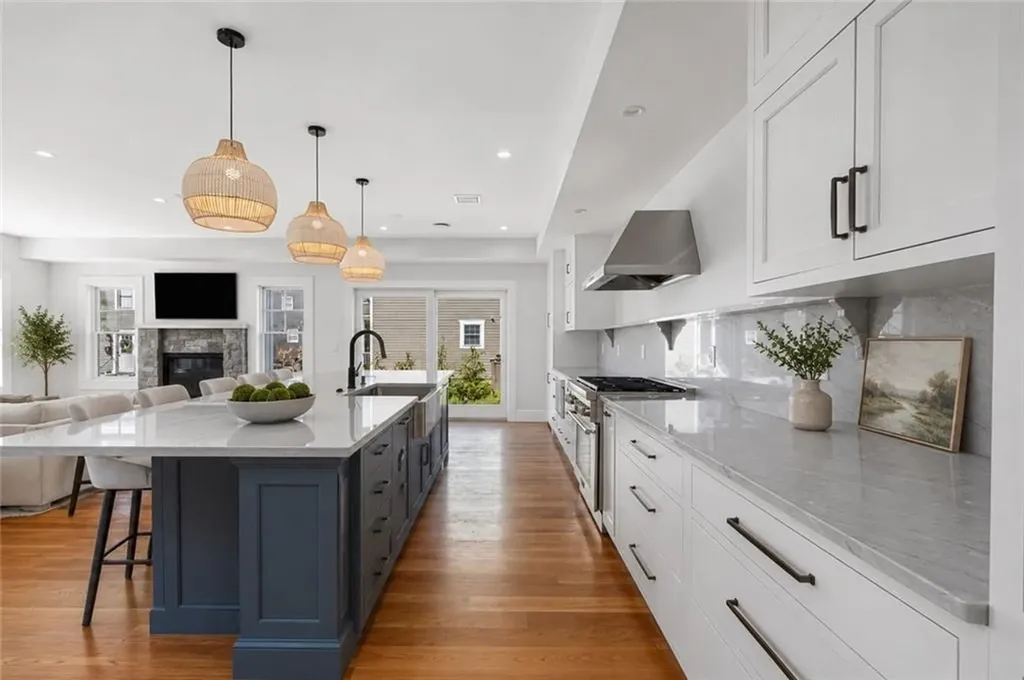 6 Sharon Court Newport RI 02840