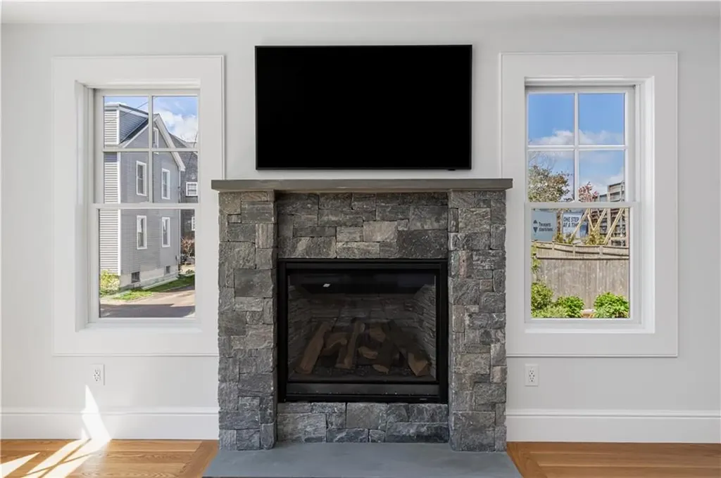 6 Sharon Court Newport RI 02840
