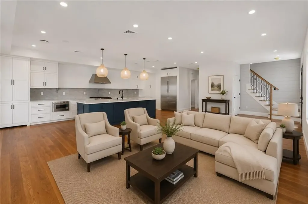 6 Sharon Court Newport RI 02840