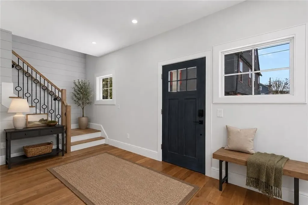 6 Sharon Court Newport RI 02840