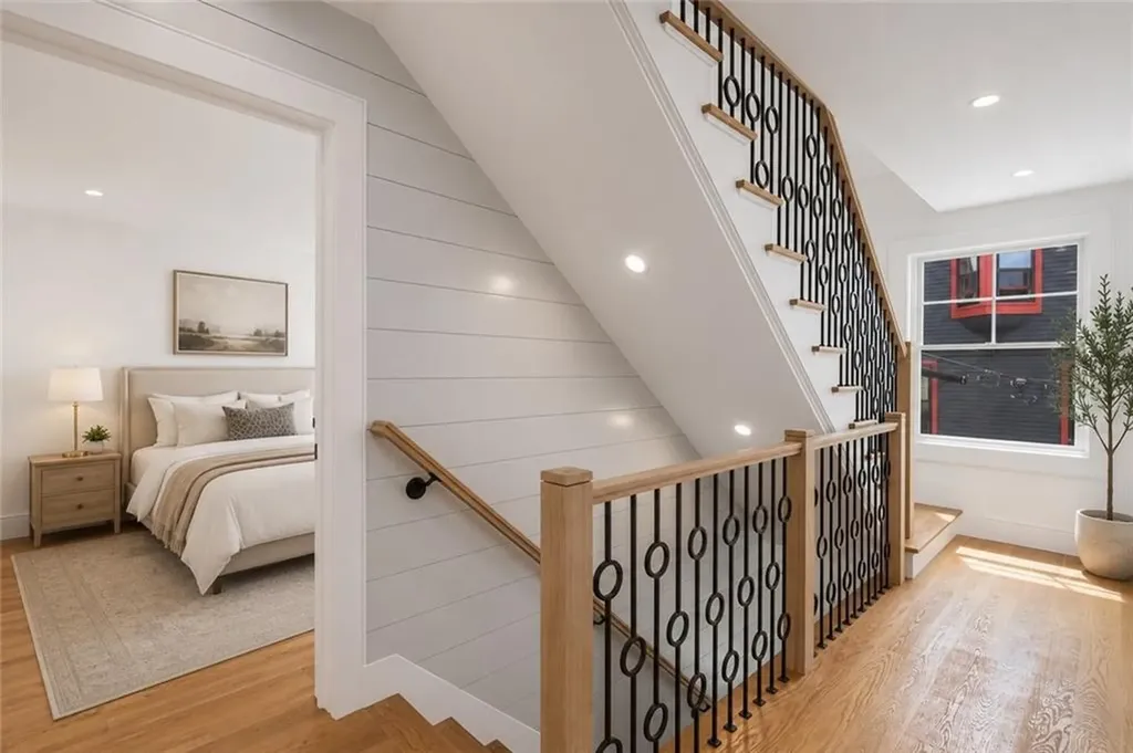 6 Sharon Court Newport RI 02840
