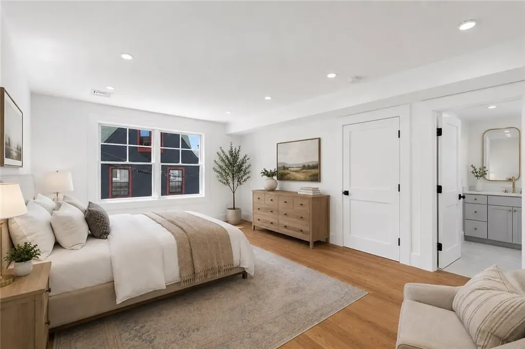 6 Sharon Court Newport RI 02840