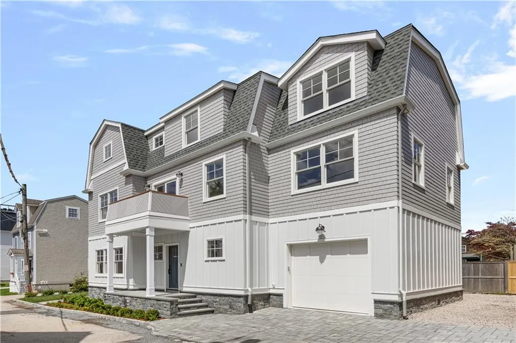6 Sharon Court Newport RI 02840