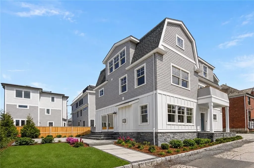 6 Sharon Court Newport RI 02840