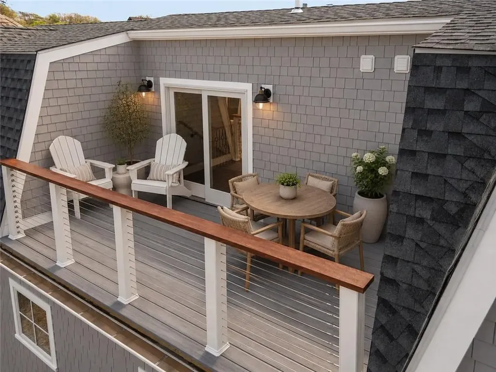 6 Sharon Court Newport RI 02840
