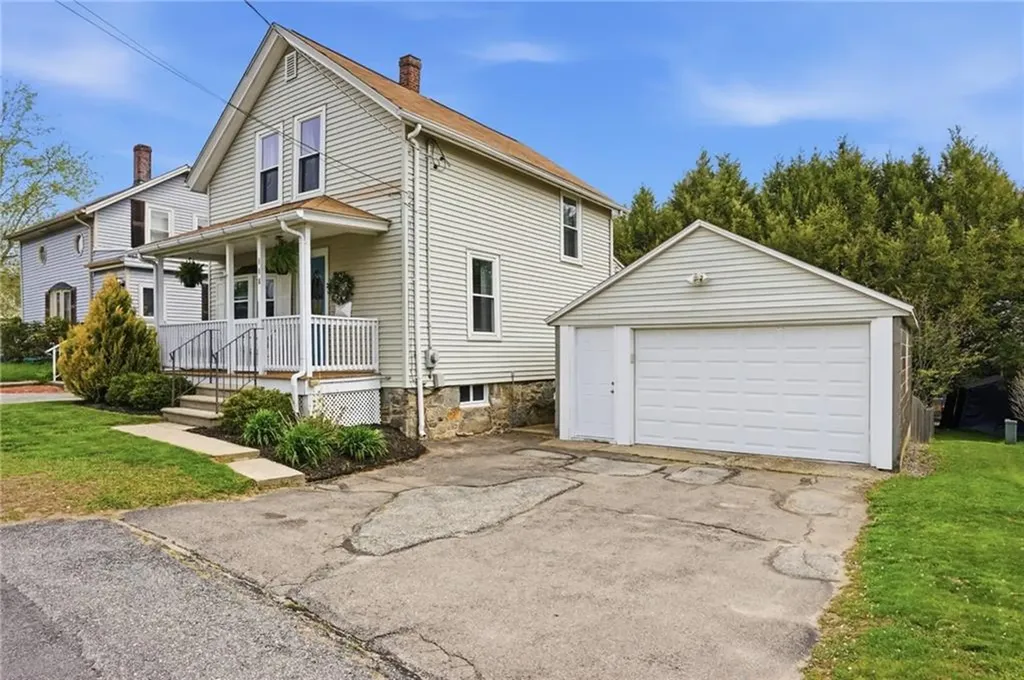 118 Bellevue Avenue North Smithfield RI 02896