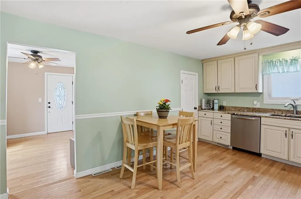 118 Bellevue Avenue North Smithfield RI 02896