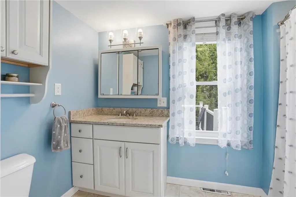 118 Bellevue Avenue North Smithfield RI 02896