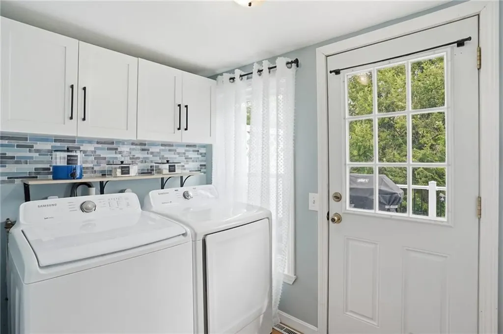 118 Bellevue Avenue North Smithfield RI 02896
