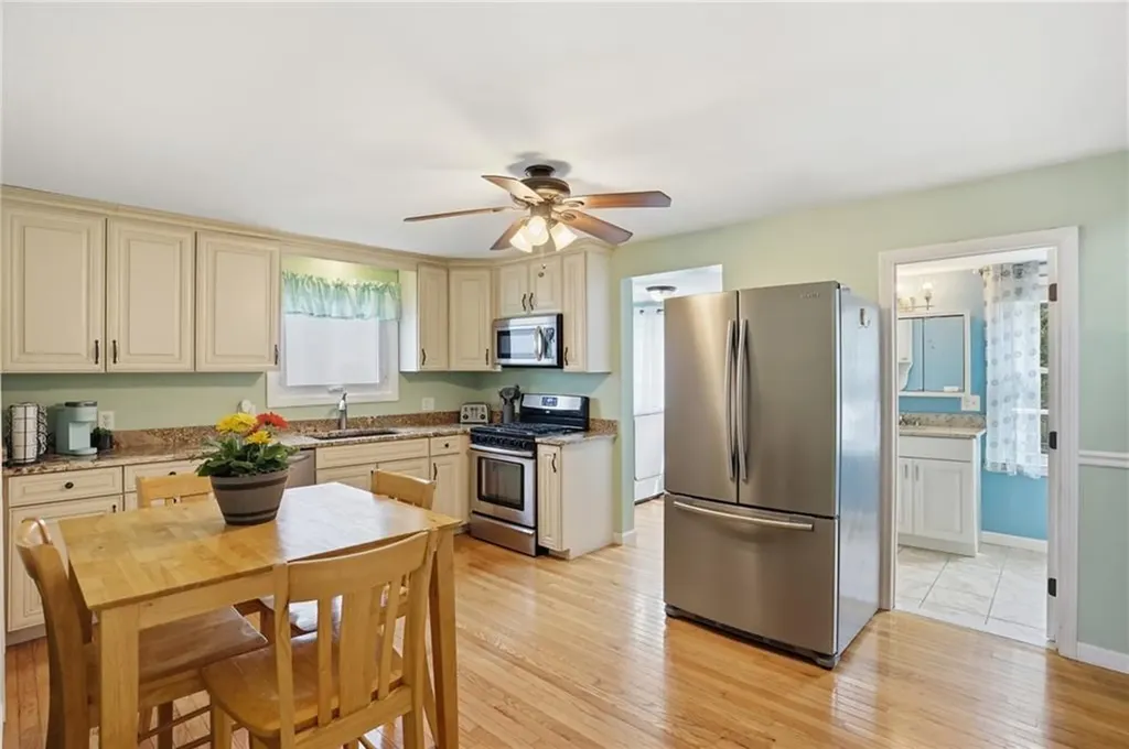 118 Bellevue Avenue North Smithfield RI 02896