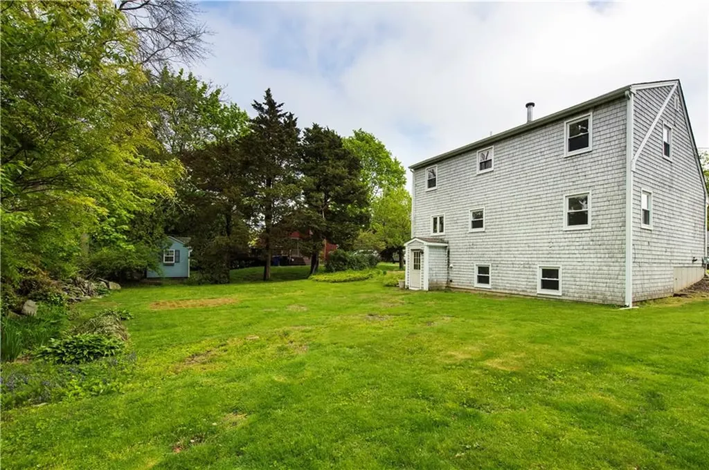 6 Englewood Court Warren RI 02885