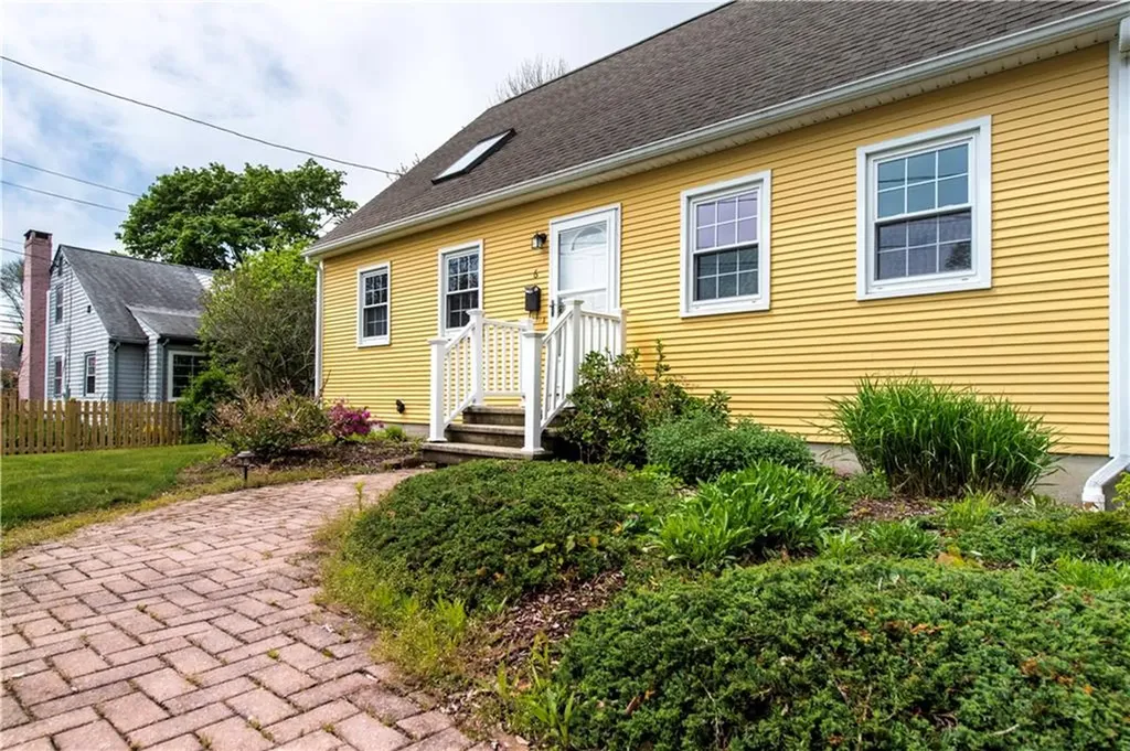 6 Englewood Court Warren RI 02885