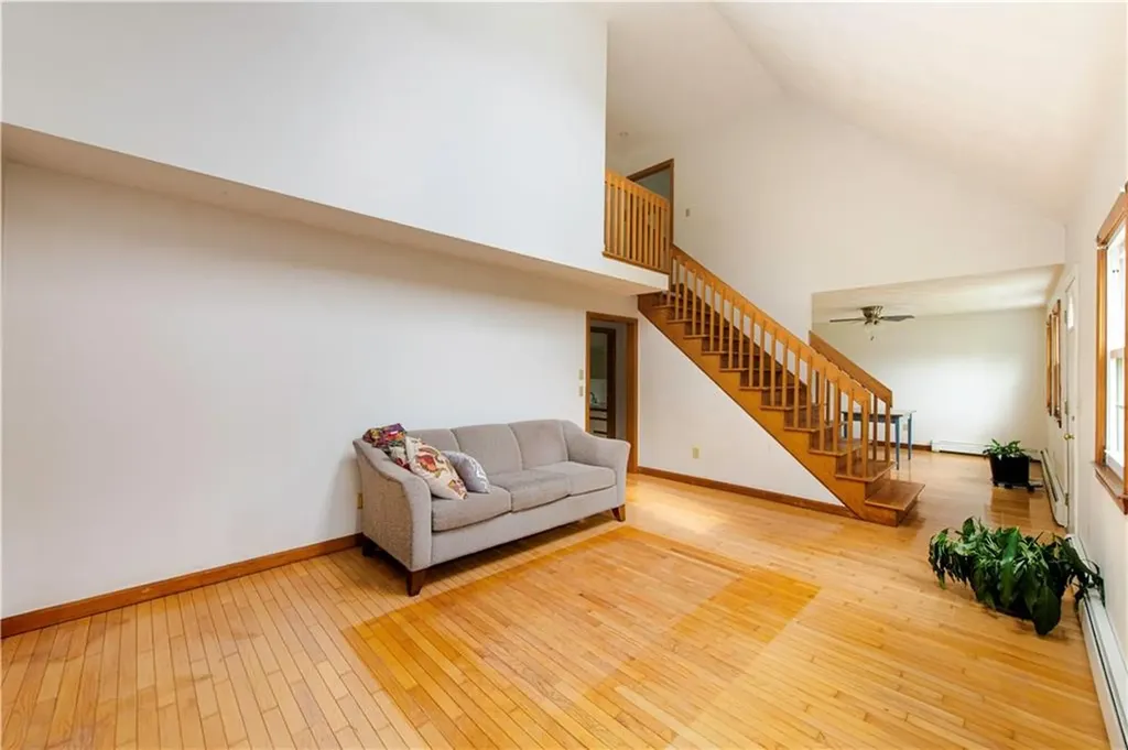 6 Englewood Court Warren RI 02885