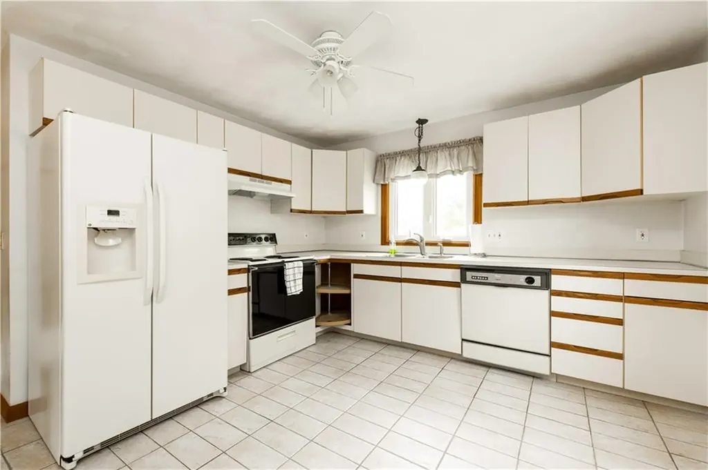 6 Englewood Court Warren RI 02885