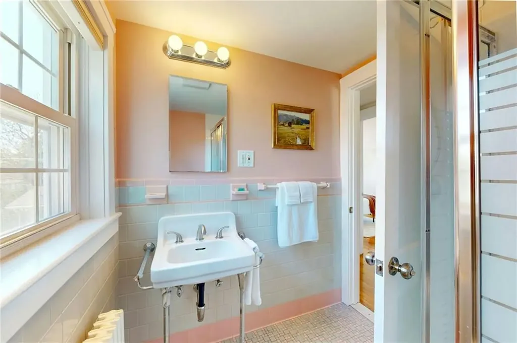 152 Audubon Road Warwick RI 02888