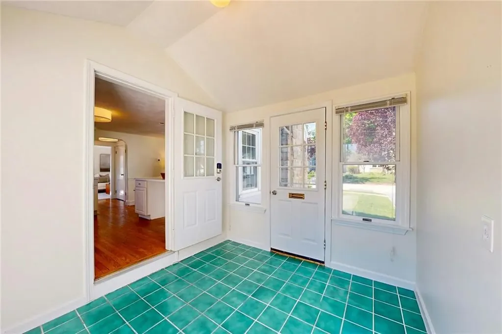 152 Audubon Road Warwick RI 02888