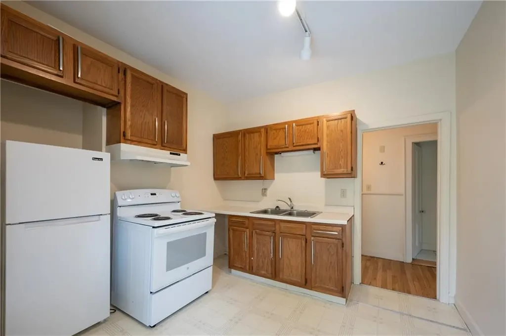 10 12 Hendricks Street South Kingstown RI 02879
