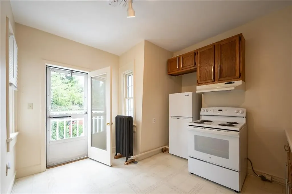 10 12 Hendricks Street South Kingstown RI 02879