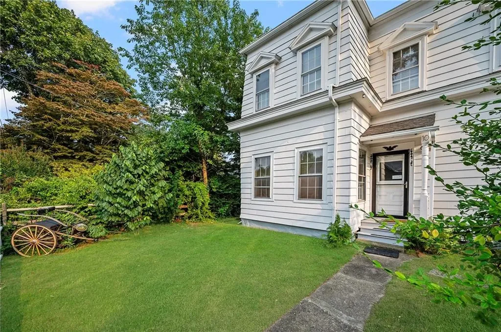 10 12 Hendricks Street South Kingstown RI 02879
