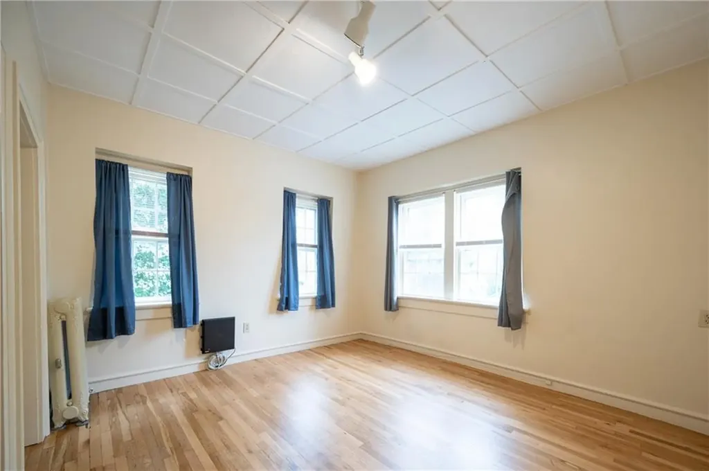 10 12 Hendricks Street South Kingstown RI 02879