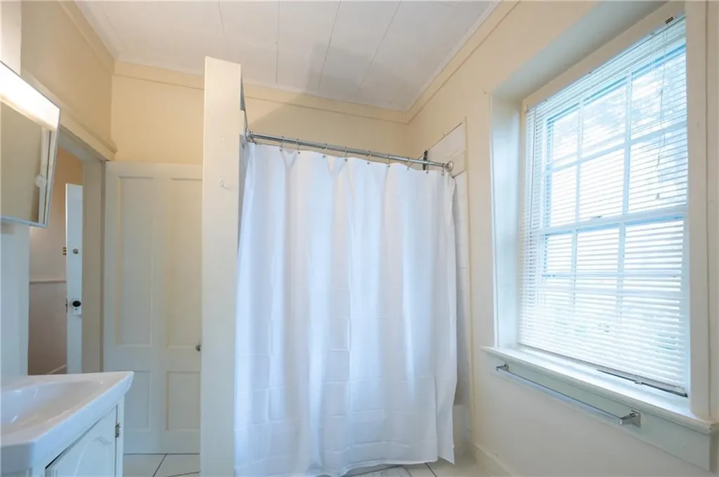 10 12 Hendricks Street South Kingstown RI 02879