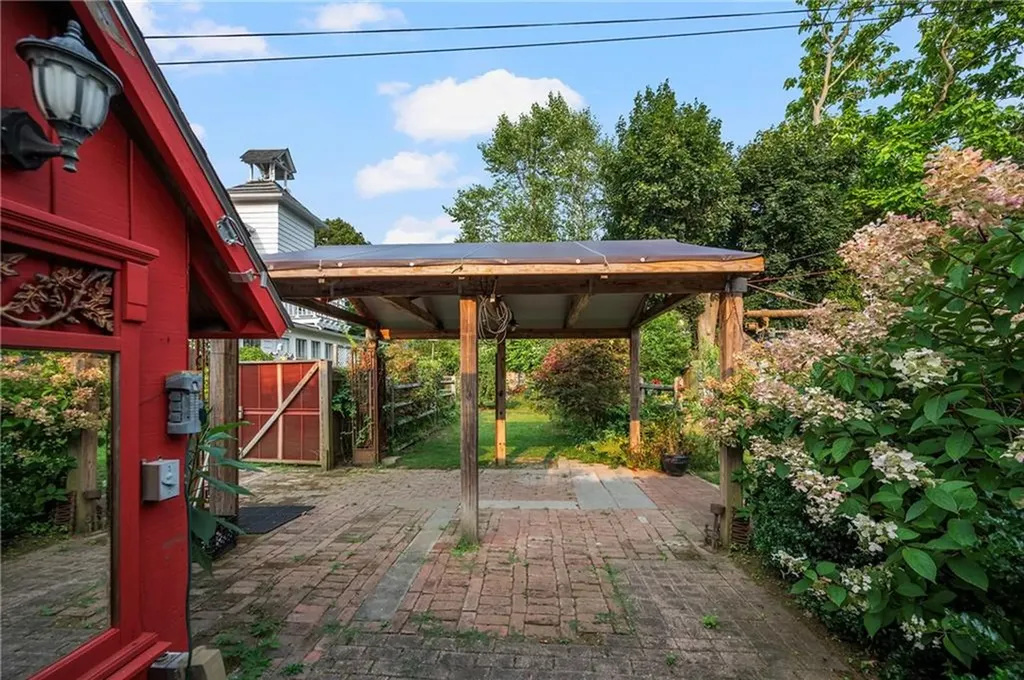 10 12 Hendricks Street South Kingstown RI 02879