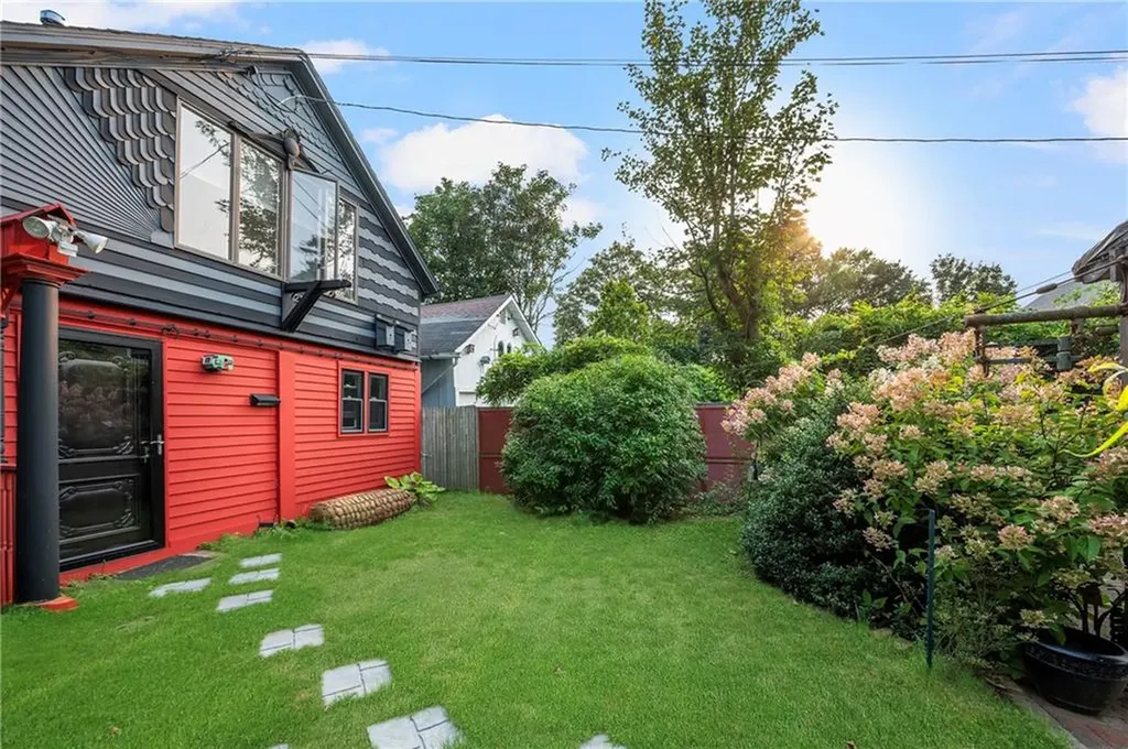 10 12 Hendricks Street South Kingstown RI 02879
