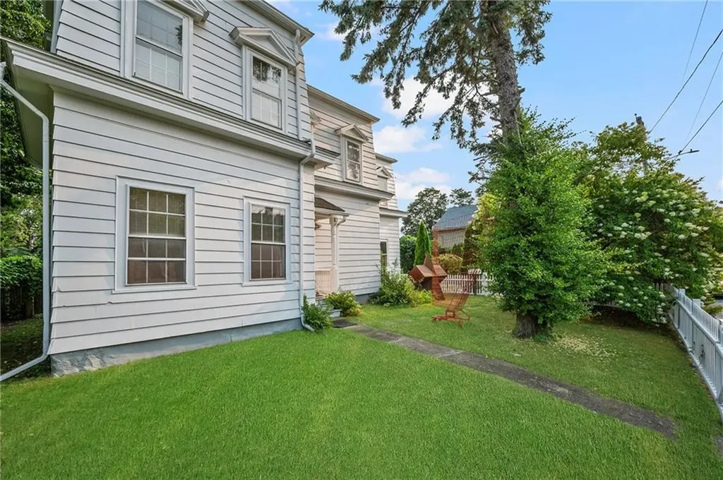 10 12 Hendricks Street South Kingstown RI 02879