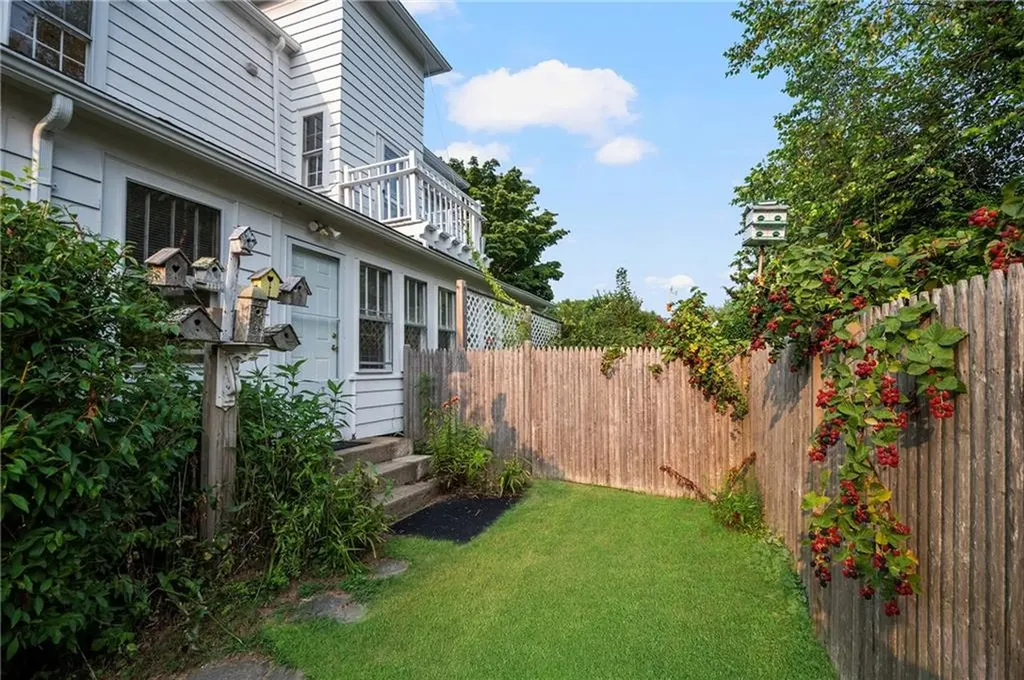 10 12 Hendricks Street South Kingstown RI 02879