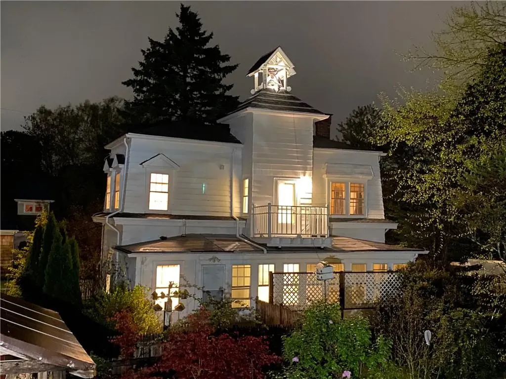 10 12 Hendricks Street South Kingstown RI 02879