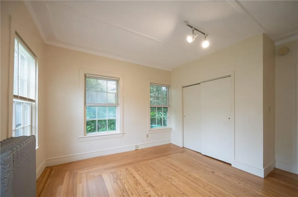 10 12 Hendricks Street South Kingstown RI 02879