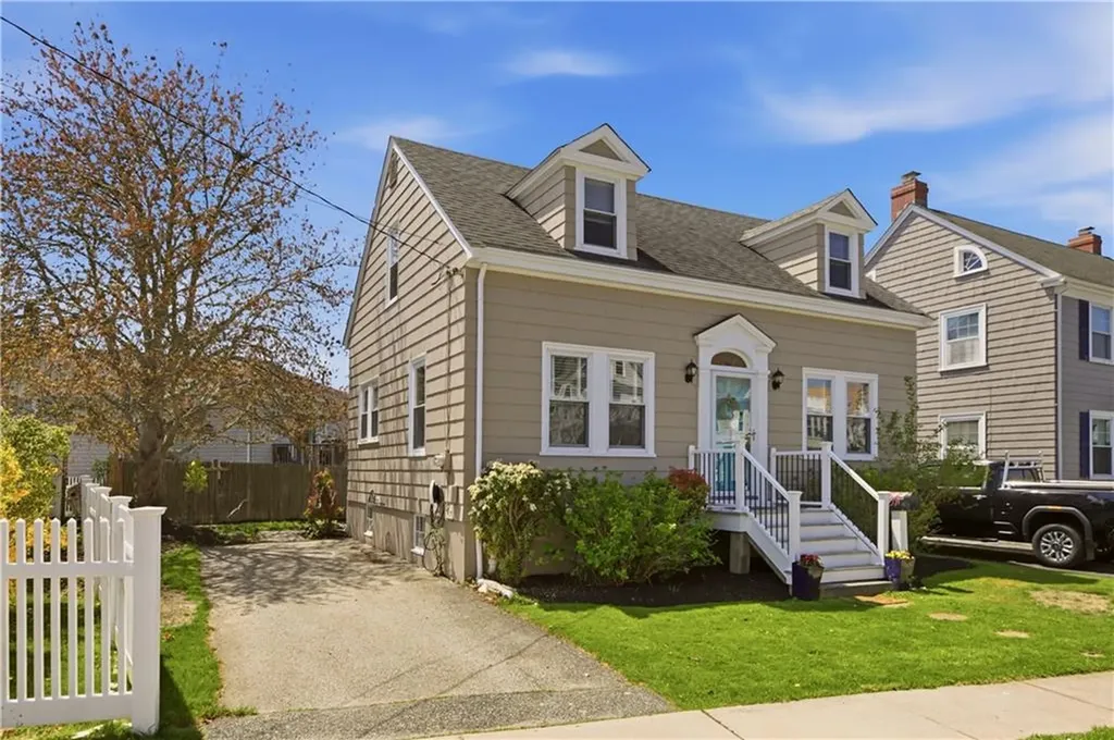 53 Berkeley Avenue Newport RI 02840