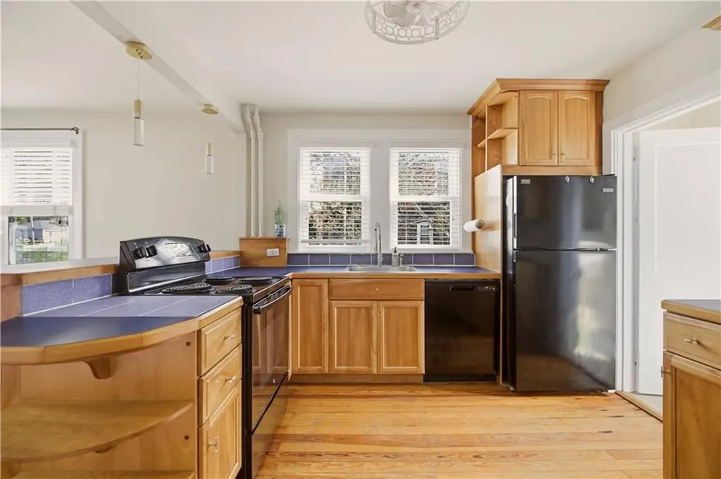 53 Berkeley Avenue Newport RI 02840